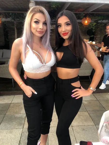 Live sex webcam photo for Roxy_Jenson #2703411