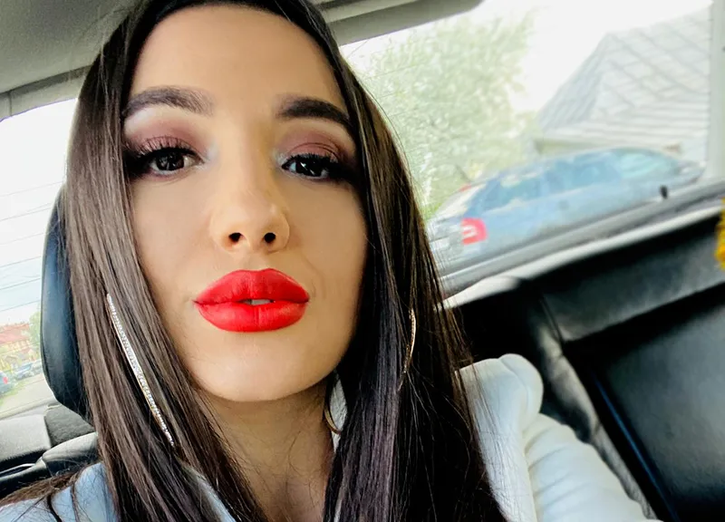 Live sex webcam photo for Roxy_Jenson #2285494