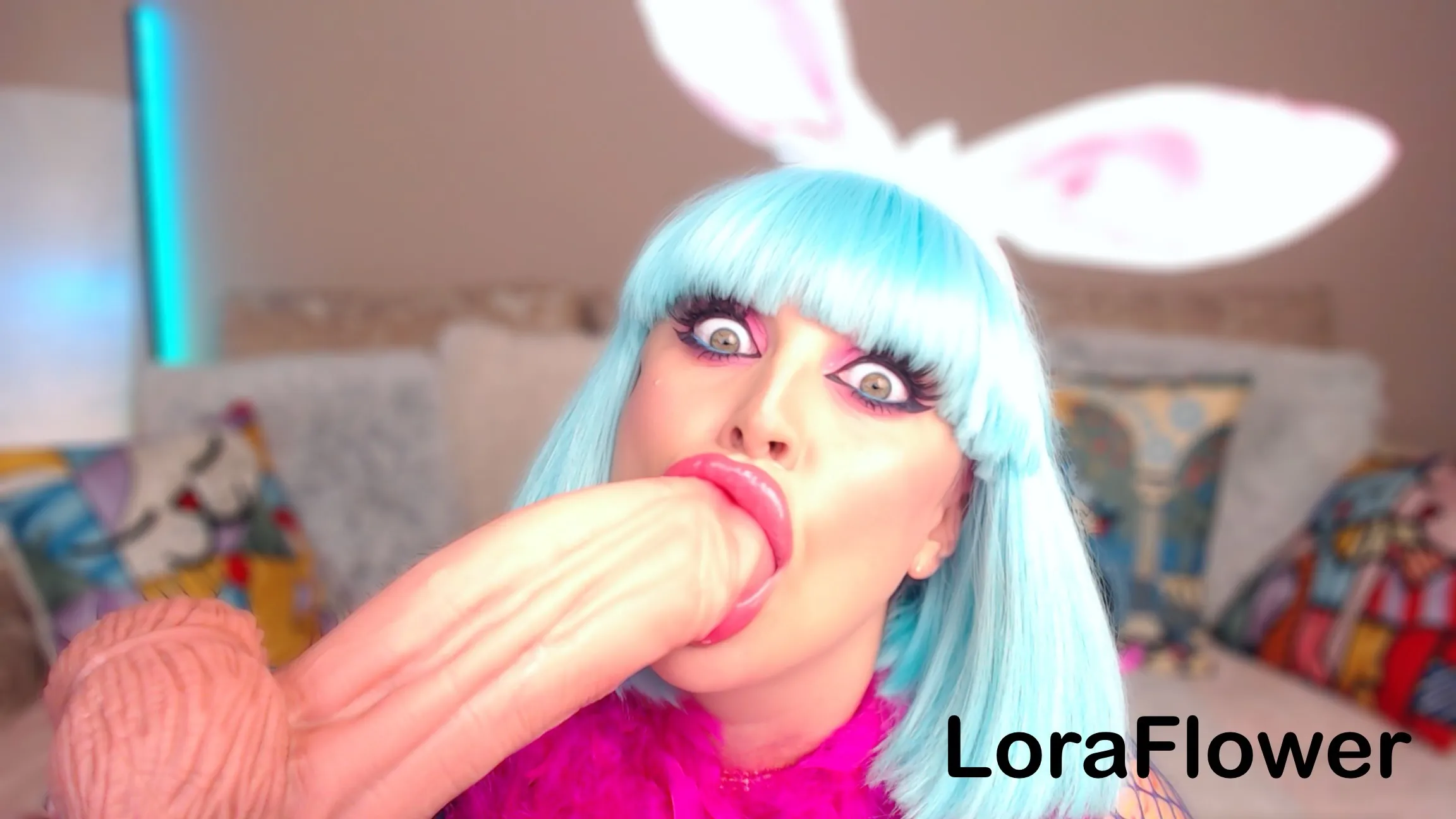 Live sex webcam photo for LoraFlower #7883788