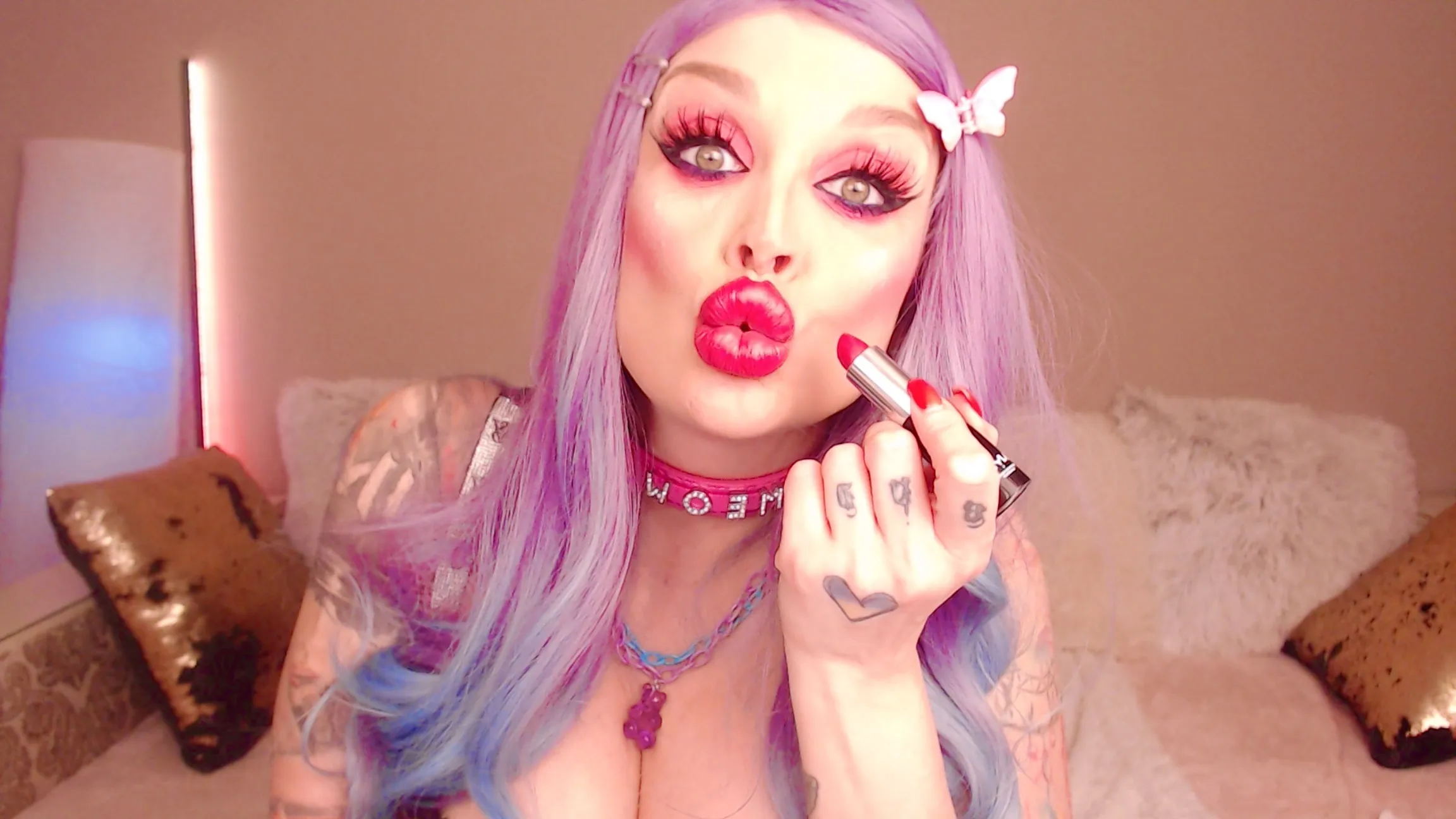 Live sex webcam photo for LoraFlower #7883739