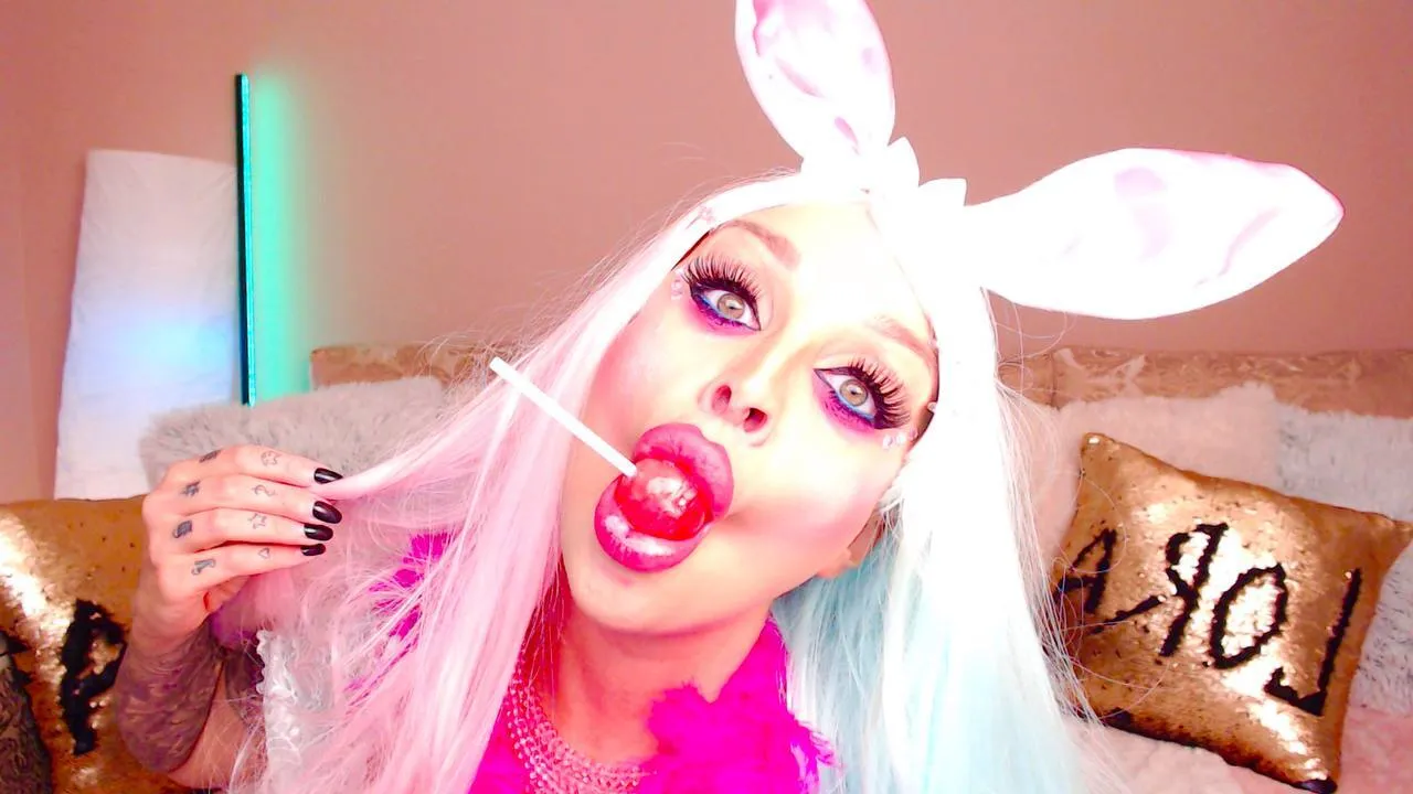 Live sex webcam photo for LoraFlower #7883725