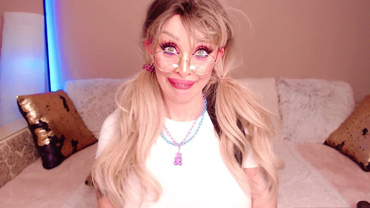 Live sex webcam photo for LoraFlower #7883762