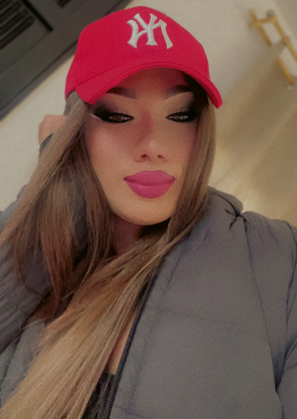 Live sex webcam photo for Sahara9inchss #3707567