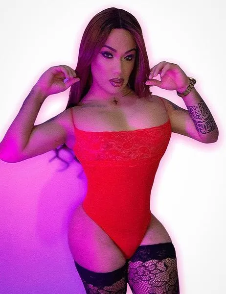 Live sex webcam photo for Sahara9inchss #2262532