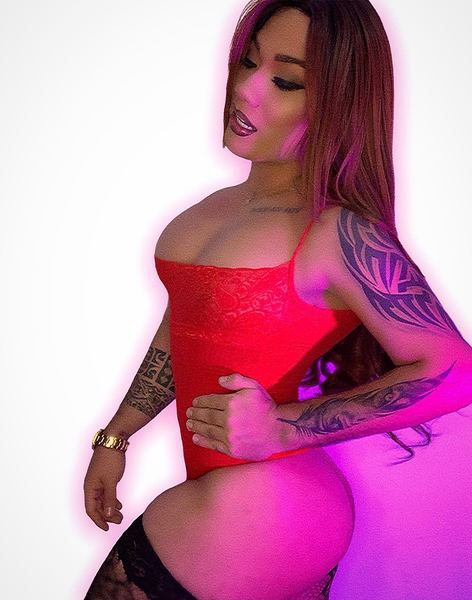 Live sex webcam photo for Sahara9inchss #2262531