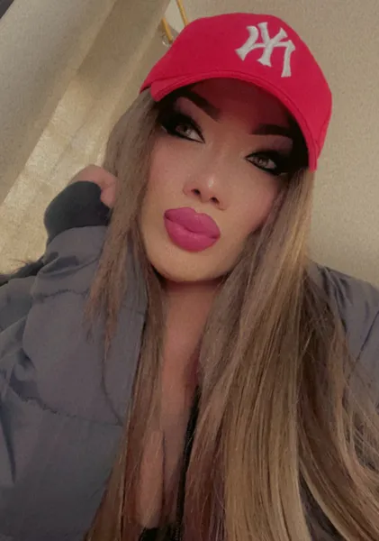 Live sex webcam photo for Sahara9inchss #3707568