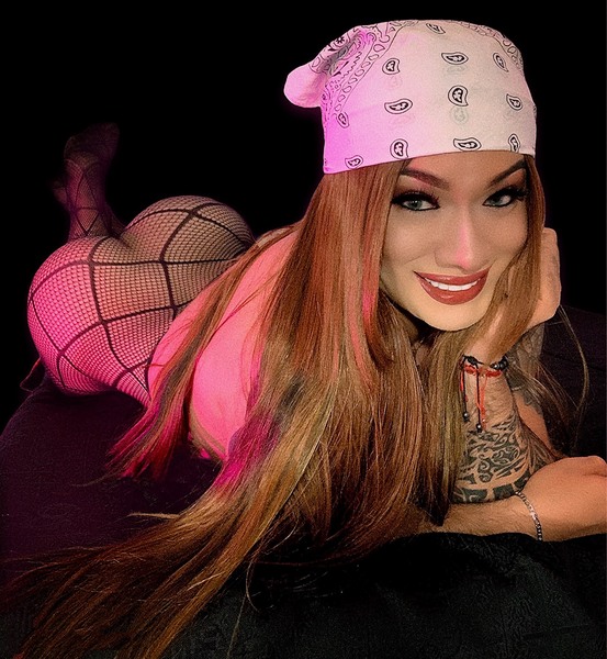 Live sex webcam photo for Sahara9inchss #2316182