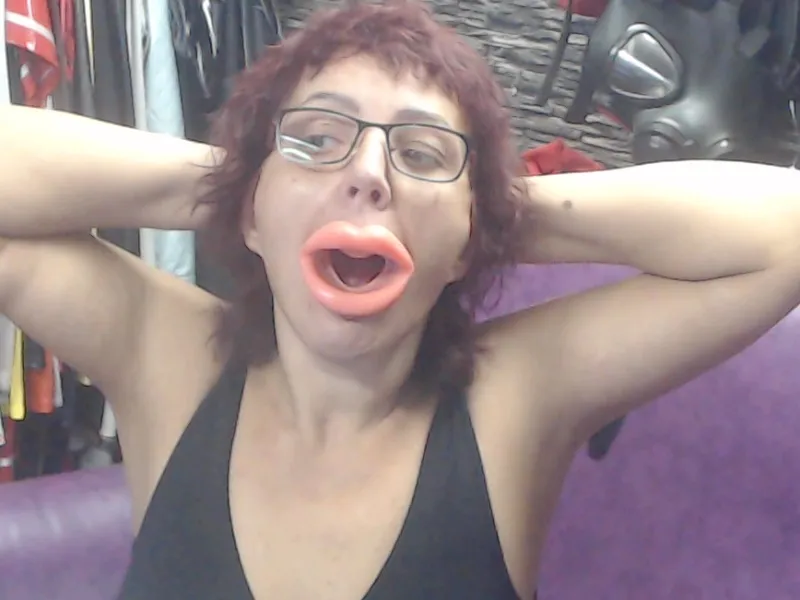 Live sex webcam photo for Yourslily4fun #1732235