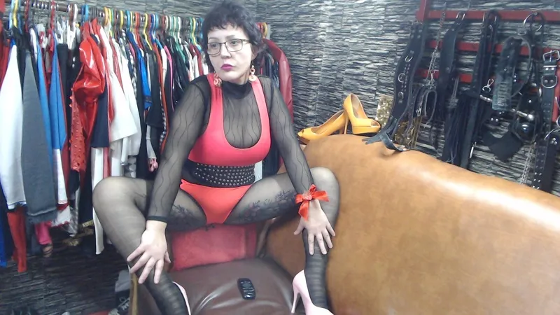 Live sex webcam photo for Yourslily4fun #1732365