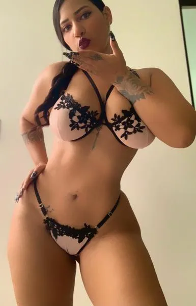 Live sex webcam photo for AileenFoxter #2073096