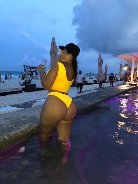 Live sex webcam photo for AileenFoxter #1794759