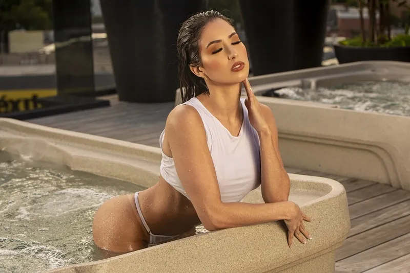 Live sex webcam photo for LeilaLeduc #4085596