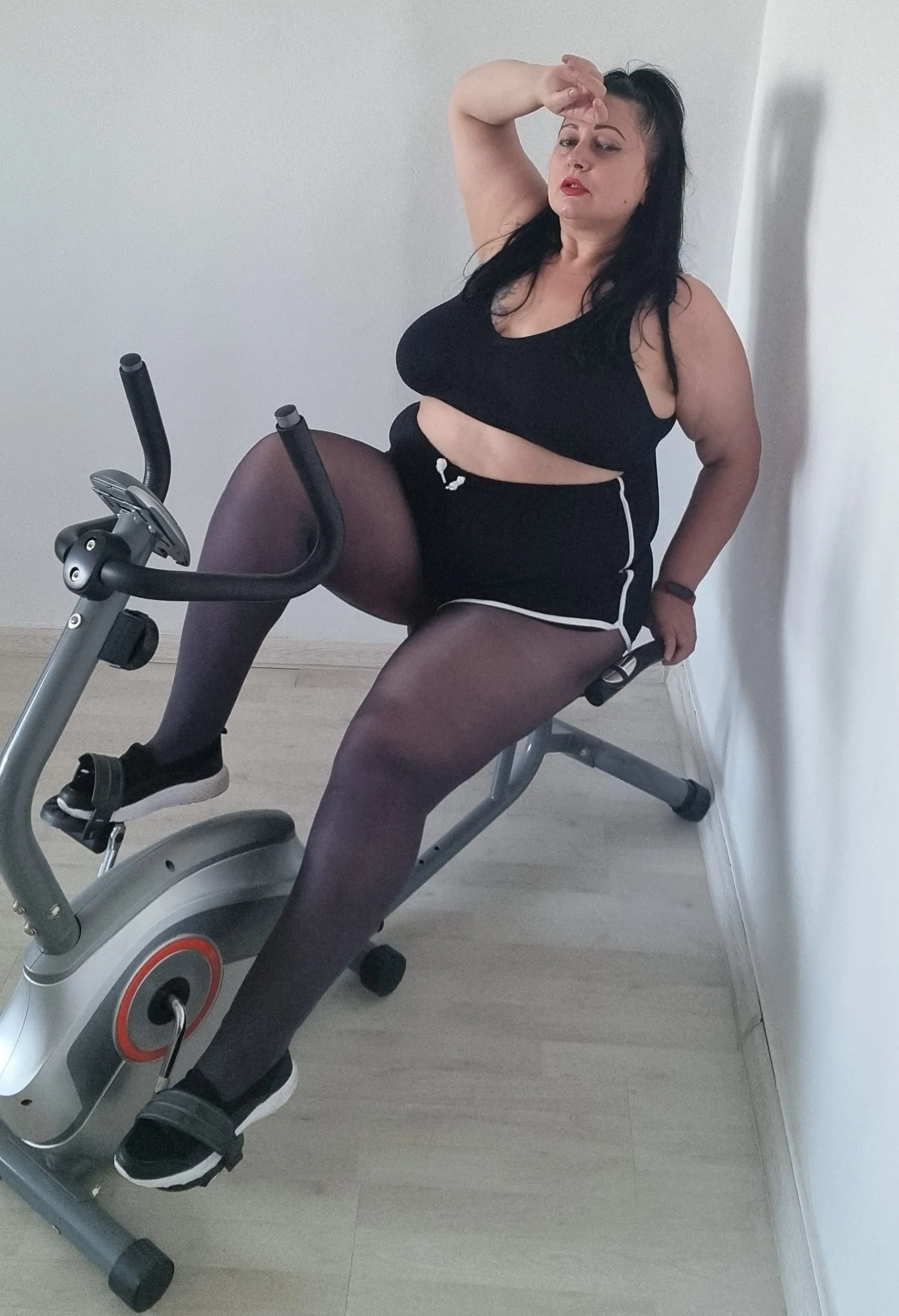 Live sex webcam photo for LolipopLorena #7145355