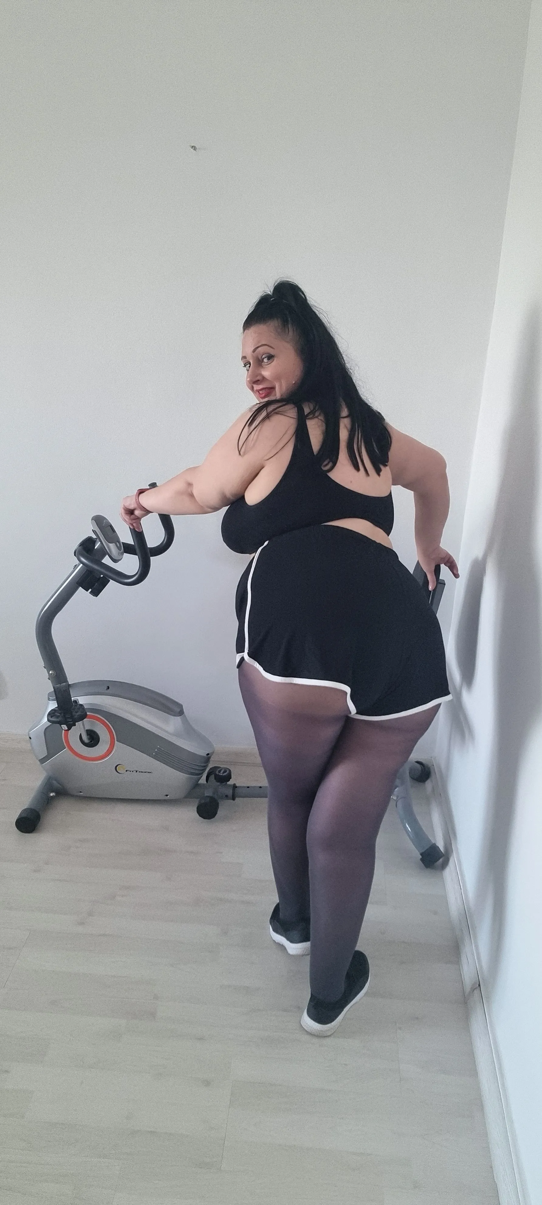 Live sex webcam photo for LolipopLorena #7145364