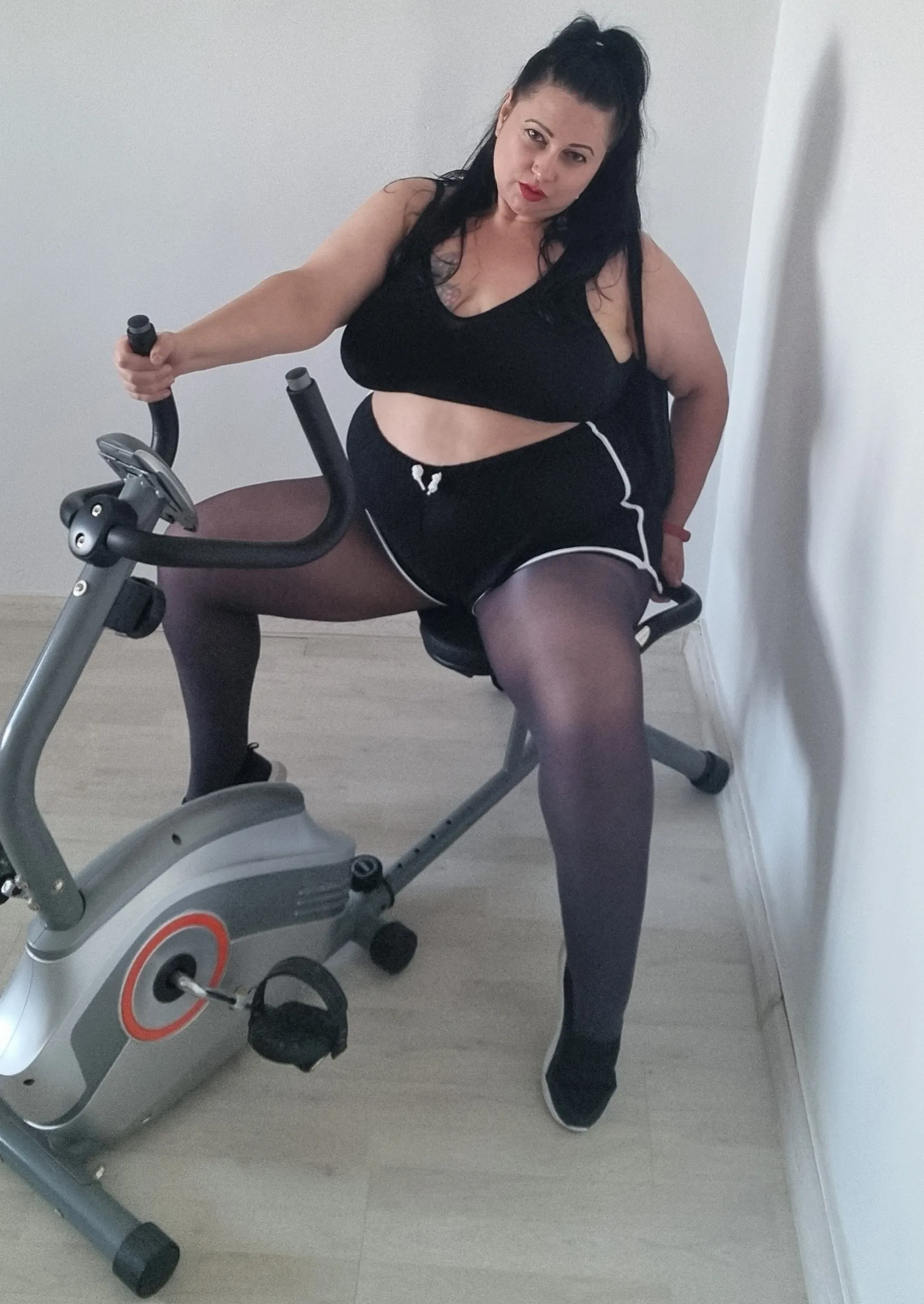 Live sex webcam photo for LolipopLorena #7145359