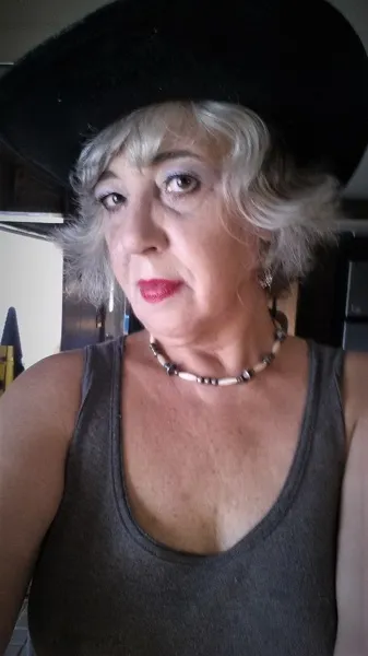 Live sex webcam photo for MoonGoddess62 #2537270