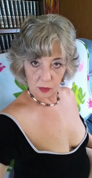 Live sex webcam photo for MoonGoddess62 #2537271