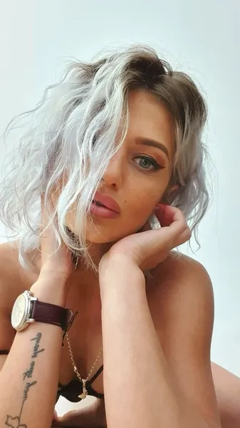 Live sex webcam photo for SarraFoxx #1884638