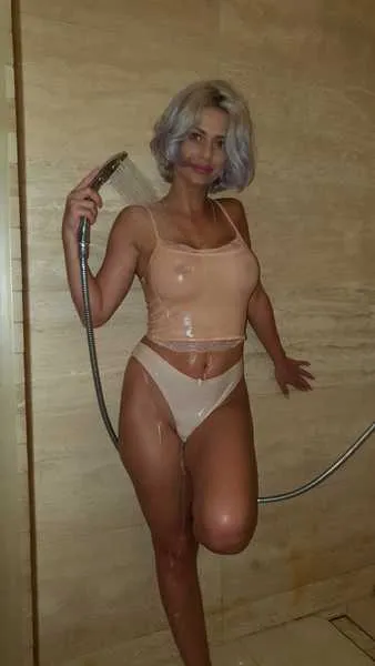 Live sex webcam photo for SarraFoxx #2670816