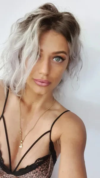 Live sex webcam photo for SarraFoxx #1884639