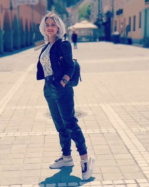 Live sex webcam photo for SarraFoxx #2255696