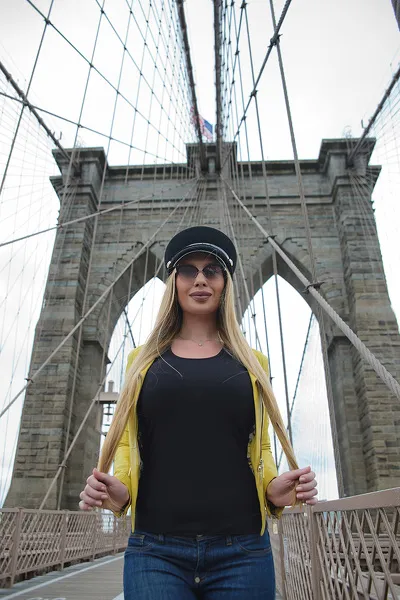 Live sex webcam photo for LisaKlark #7813124