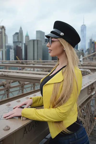 Live sex webcam photo for LisaKlark #7813134