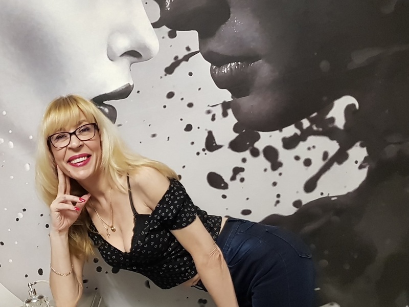 Live sex webcam photo for LadyAnais67 #2170510