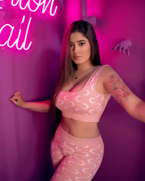 Live sex webcam photo for SammyLee #2947997