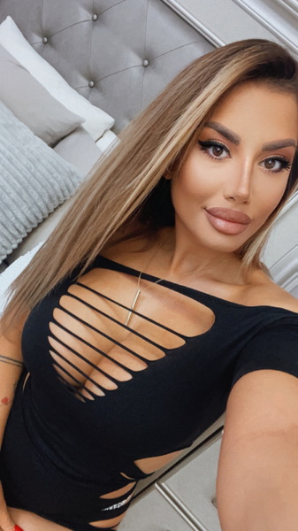 Live sex webcam photo for AylinSkyX #2486943