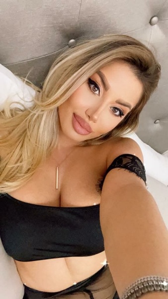 Live sex webcam photo for AylinSkyX #2272428