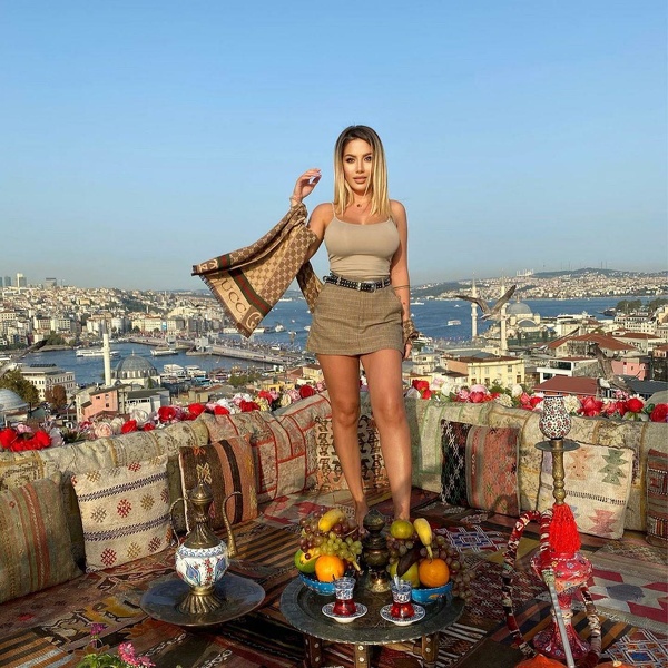 Live sex webcam photo for AylinSkyX #1850646