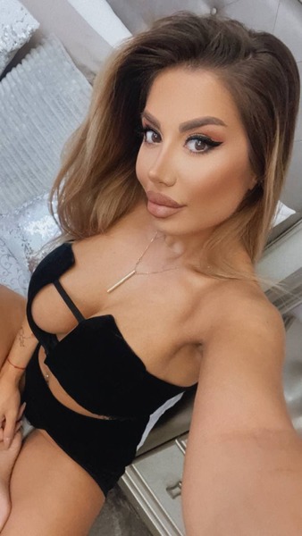 Live sex webcam photo for AylinSkyX #2633624