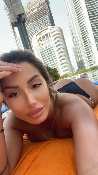 Live sex webcam photo for AylinSkyX #2333418