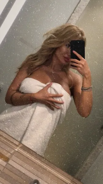 Live sex webcam photo for AylinSkyX #1850603