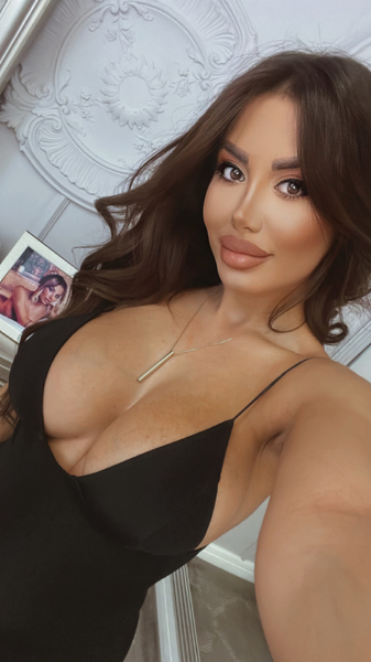 Live sex webcam photo for AylinSkyX #2711332