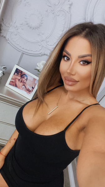 Live sex webcam photo for AylinSkyX #2434534