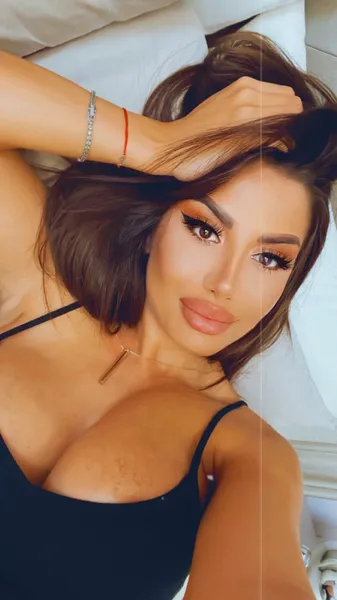 Live sex webcam photo for AylinSkyX #2749176