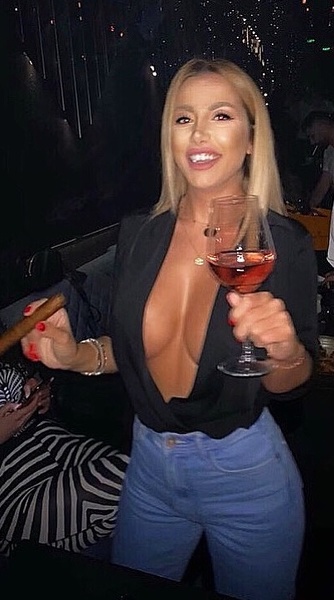 Live sex webcam photo for AylinSkyX #1850612