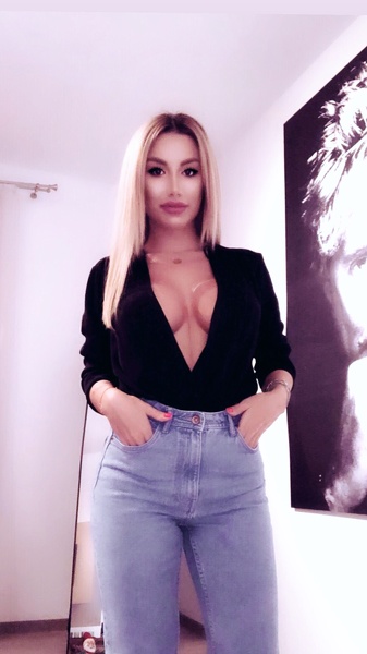 Live sex webcam photo for AylinSkyX #1850610