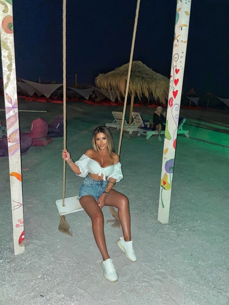 Live sex webcam photo for AylinSkyX #2469634