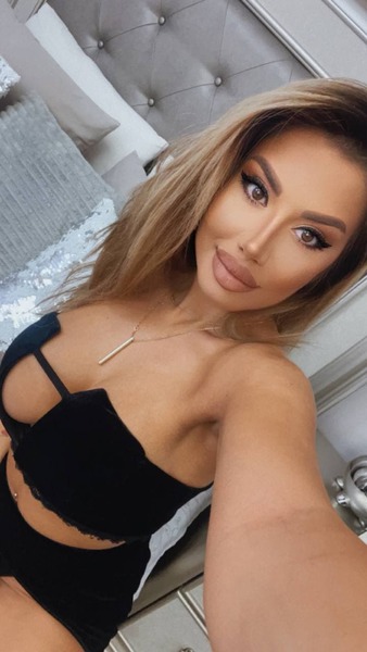 Live sex webcam photo for AylinSkyX #2633623