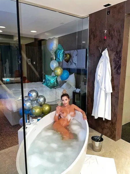 Live sex webcam photo for AylinSkyX #1850723