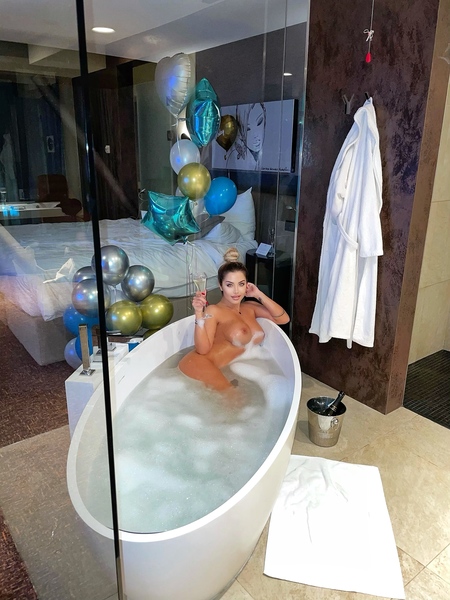 Live sex webcam photo for AylinSkyX #1850719