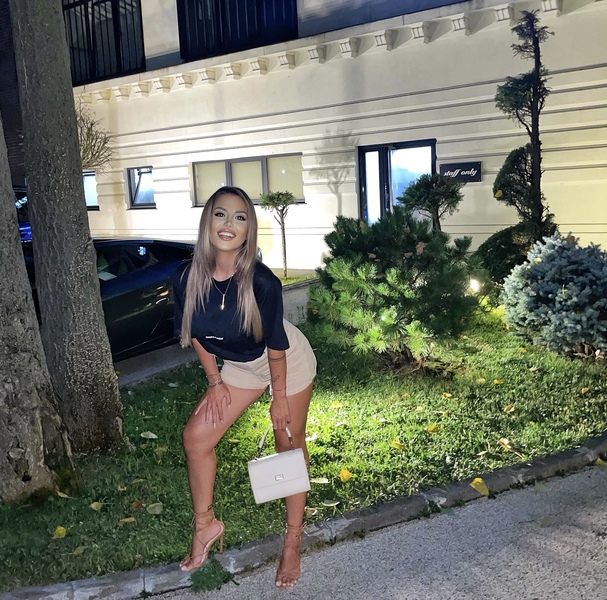 Live sex webcam photo for AylinSkyX #2415425