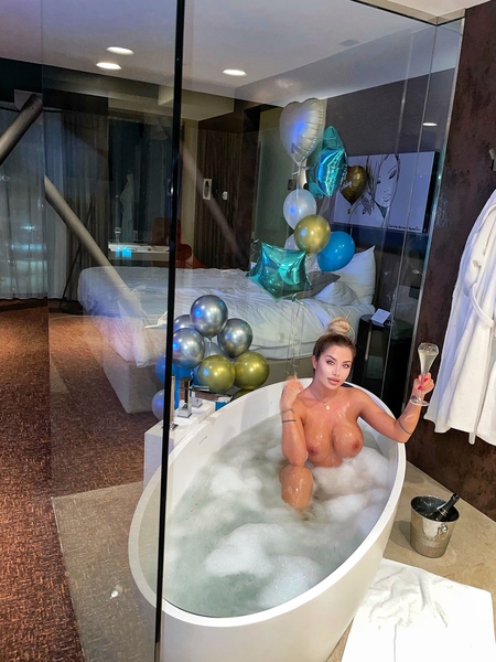 Live sex webcam photo for AylinSkyX #1850715