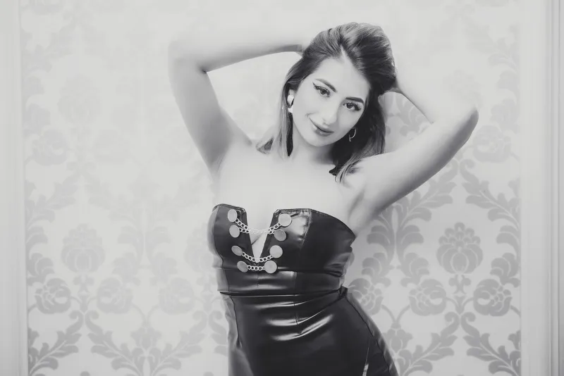 Live sex webcam photo for AmishHill #7237467