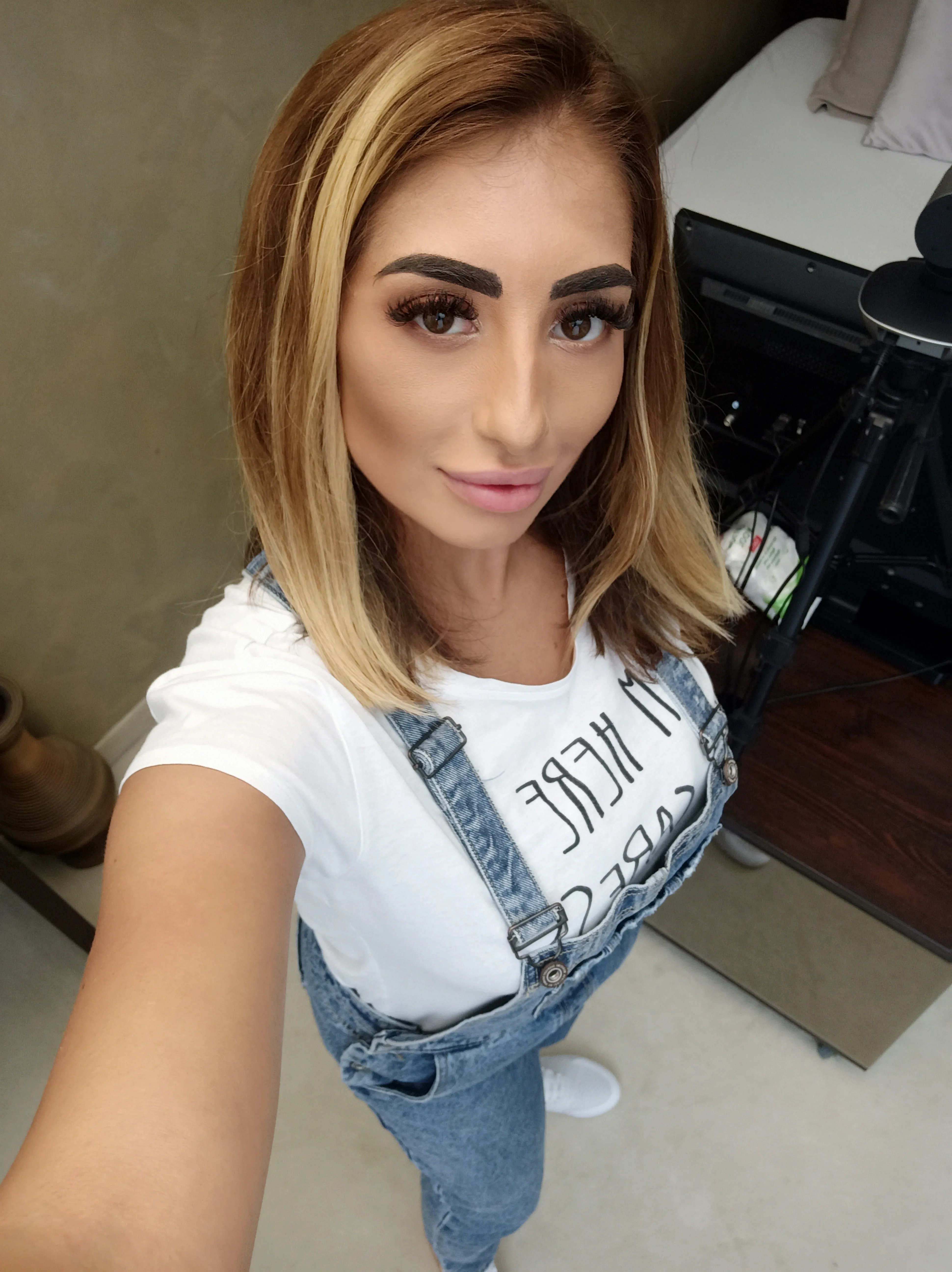 Live sex webcam photo for AmishHill #7437813