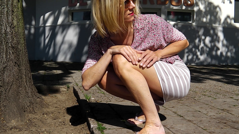 Live sex webcam photo for Lola1981 #2225665