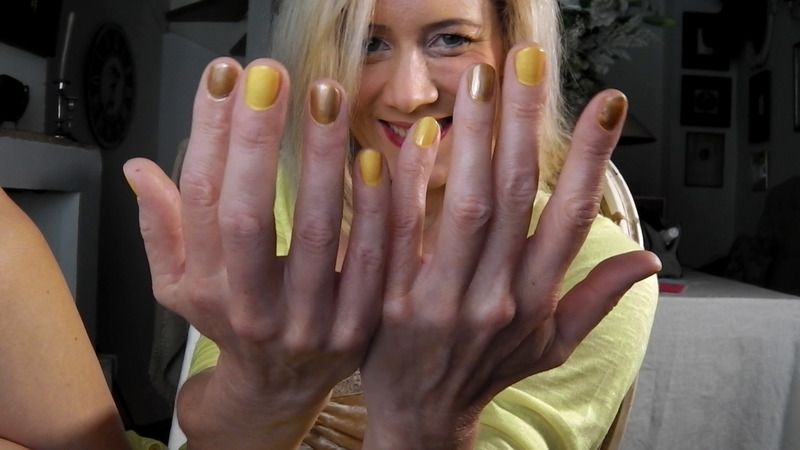 Live sex webcam photo for Lola1981 #2119269